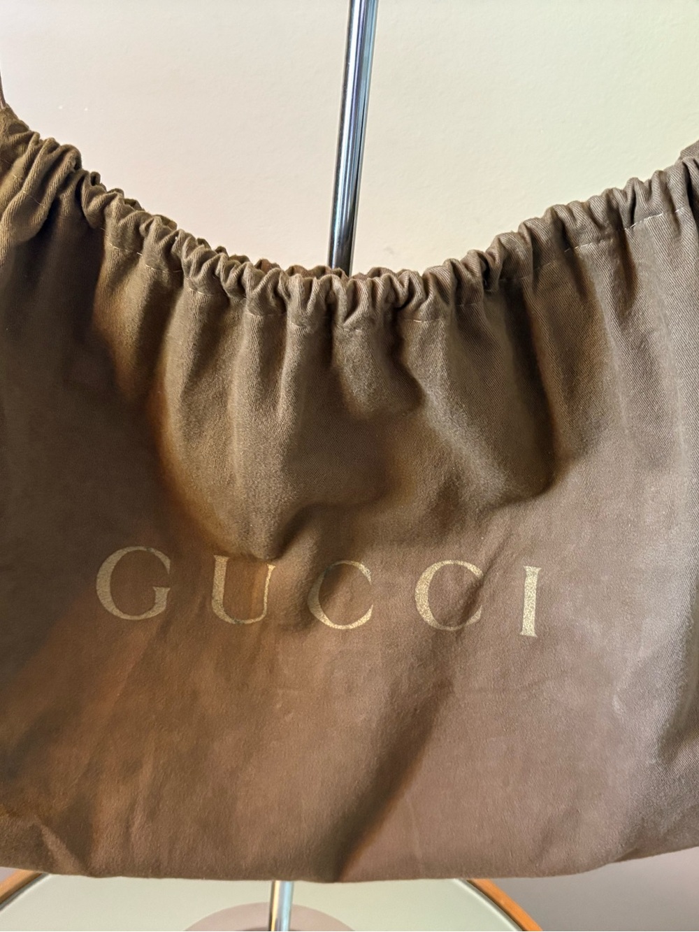 Gucci Brown Leather Briefcase with Gold Crest Hardware - Picture 11 of 12